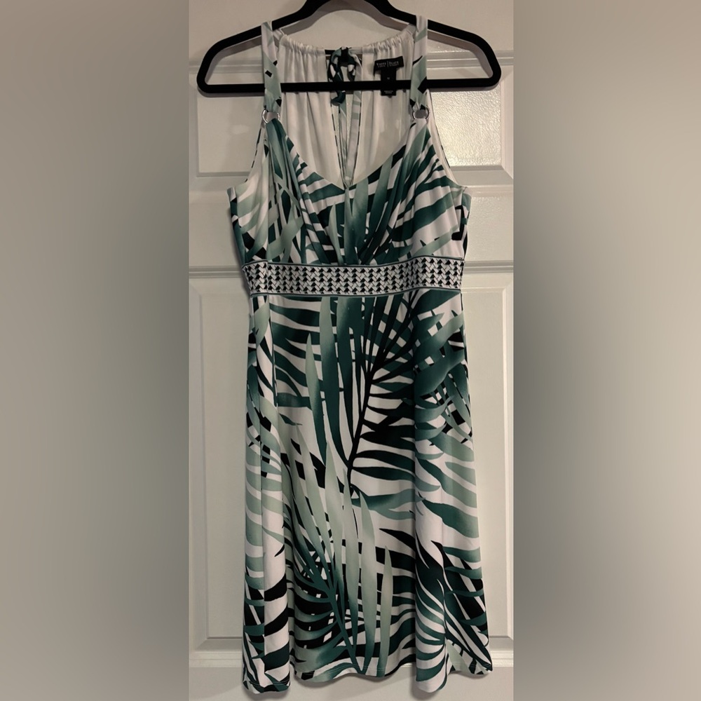 White House Black Market Tropical Leaf Print Mini Dress